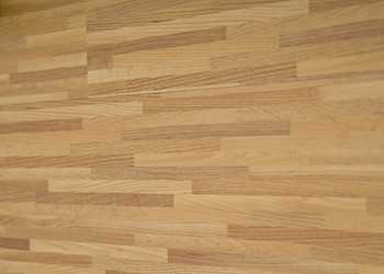 木製の穀物ポリ塩化ビニールのフロアーリングの付属品の幅木の健全な絶縁材の長さ2400mm