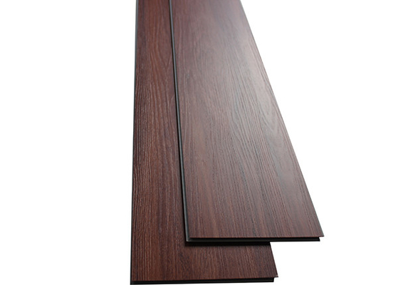 反滑り易い商業ビニールの板のフロアーリングは、容易な防水シートのビニールの床張り取付けます