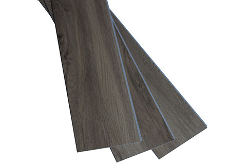 普及した木製の穀物によってリサイクルされるプラスチック フロアーリング、上限の4つのMMポリ塩化ビニールのビニールの床タイル